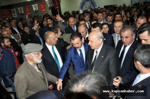 MHP'nin mitinginde TRT yuhalandı