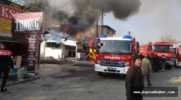 Sanayi sitesinde yangın çıktı