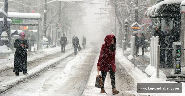 İstanbul'da kar kalınlığı 50 santimetre oldu