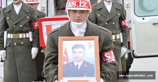 Şehit uzman çavuş için tören