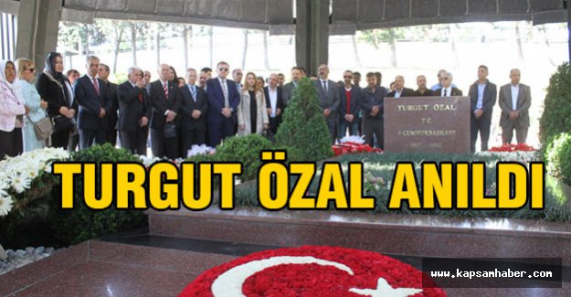 Özal, mezarı başında anıldı...
