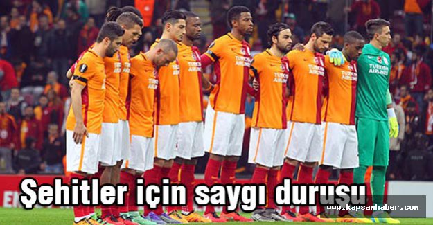 Şehitler için saygı duruşu