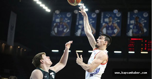 Darüşşafaka Doğuş'u 80-71 yenen Anadolu Efes 1-0 öne geçti