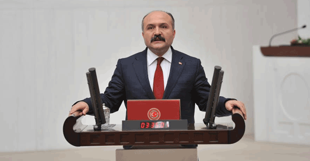 Erhan Usta, Herşey Siyasallaştı..