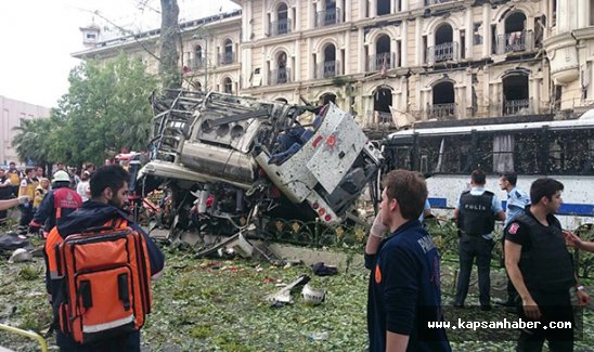 İstanbul'da polis aracına saldırı