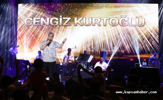 Cengiz Kurtoğlu romantizm rüzgarı estirdi