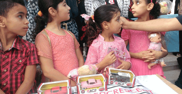 hediyeler Gazze’nin yetimlerine ulaştı