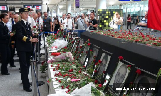 Pilot ve hosteslerden 'korkmuyoruz' mesajı