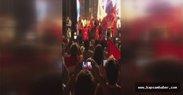 Efsane Futbolcular Demokrasi Nöbetinde