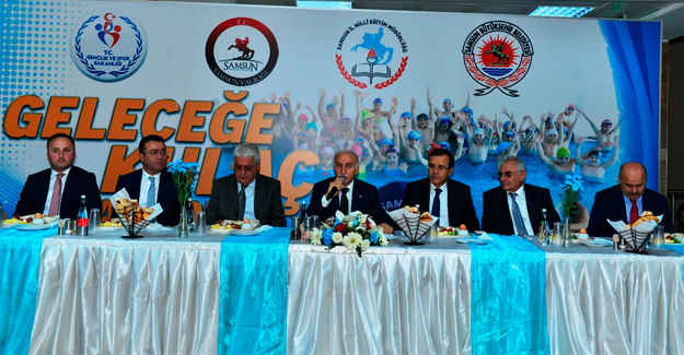 Samsun'da 15 Bin 200 Kişiye Ücretsiz Yüzme Dersi