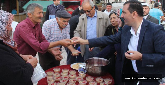 Sarıcaoğlu, Kendi Eliyle Dağıttı