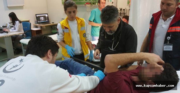 Samsun'da Bunalıma giren genç kendini bıçakladı