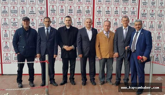 Gaziler ve Gazeteciler Manisa Şehitlik abidesini ziyaret etti