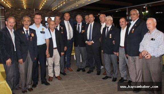 Tekkeköy protokolü şehit aileleri ve gazilerle iftar sofrasında bir araya geldi