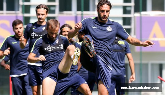 Osmanlıspor günü çift antrenmanla tamamladı