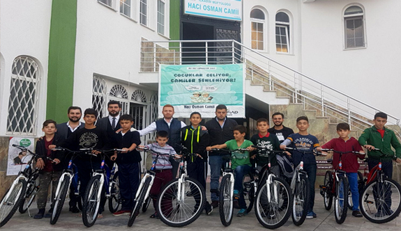 Genç MÜSİAD Öğrencilere Ödüllerini Teslim Etti
