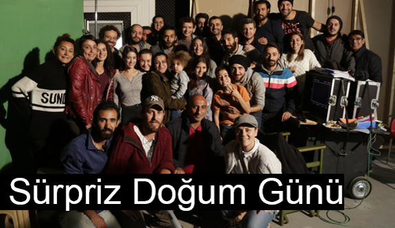 Hazal Kaya'ya Sette Sürpriz Doğum Günü