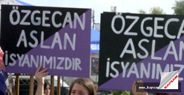 Adliye önünde Özgecan protestosu