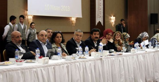 Akil İnsanlar'ın İlk Toplantısı Tartışmalı Başladı