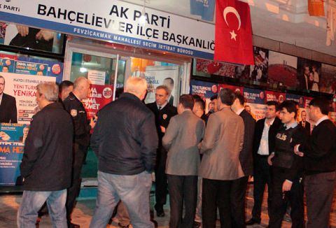 AKP Seçim Bürosuna Saldırı
