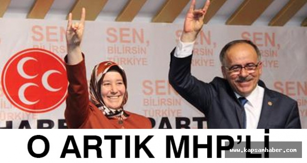 AKP'ye Şok! Kadın Kolları Başkanı MHP'ye Geçti