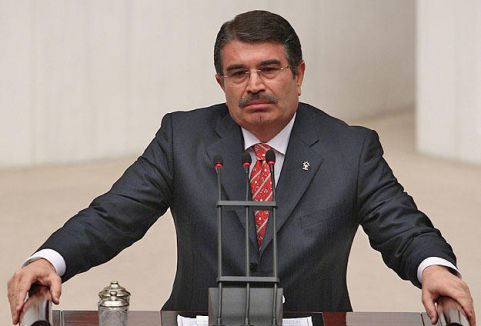 AKP'de Yaprak Dökümü Devam Ediyor...
