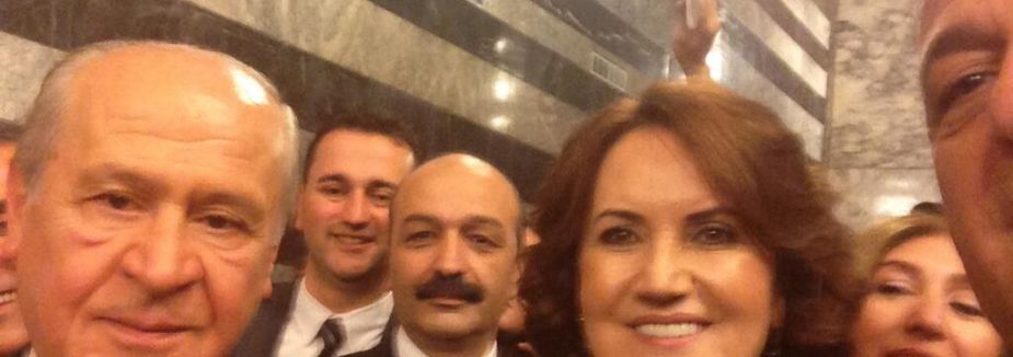 Akşener'in İlk Selfie...