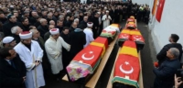 Almanya'da öldürülen Türkler son yolculuğunda