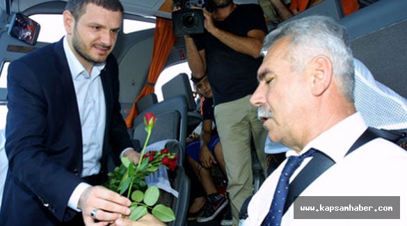Alperen ocaklarından güllü-lokumlu birlik mesajı