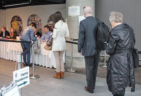 AP seçimleri için sandık başında
