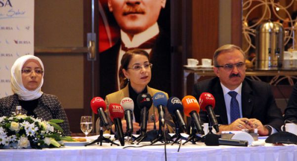 Ayşenur İslam:'kendimizi revize etme ihtiyacı hissediyoruz'