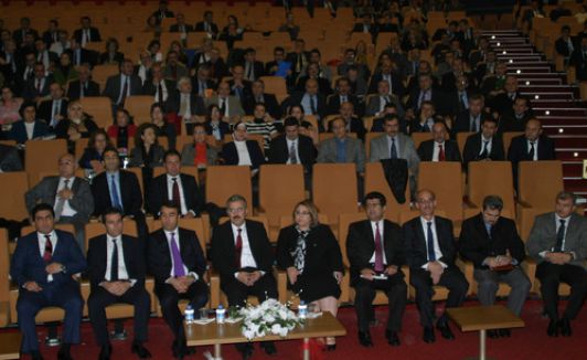 Ayyıldız: İdarecilik başkalarına boyun eğdirmek değildir
