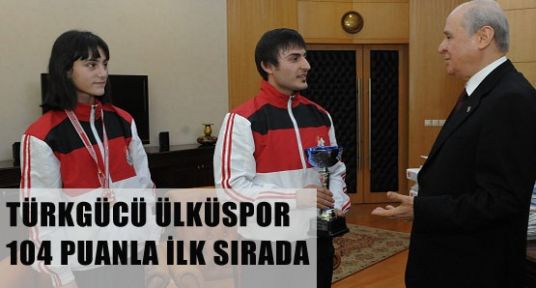 Bahçeli'de Antrenör ve Sporcuları Makamında Kabul Etti