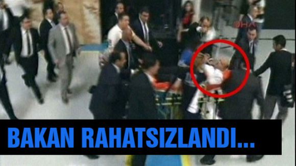 Bakan Konuşma yapacağı sırada fenalaştı