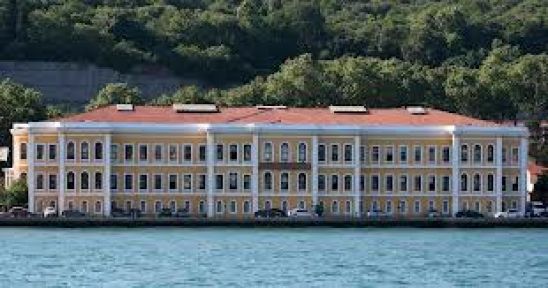 Bakın Tarihi Galatasaray Üniversitesi Neden Kül Olmuş