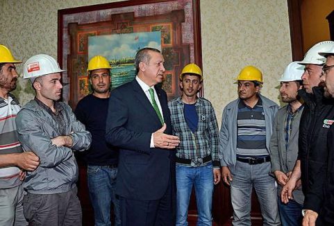 Başbakan maden işçileriyle görüştü