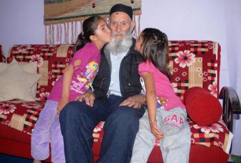Bir asırdır orucunu aksatmıyor