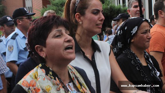 'Bizimkiler ölüyor, size bir şey olmuyor'