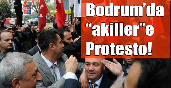 Bodrum'da Akillere Bayraklı Protesto