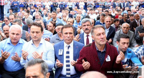 'Bu vatan bize şehitlerimizin emanetidir'