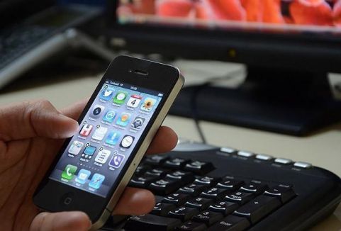 Cep telefonu hatları Türkiye nüfusuyla yarışıyor