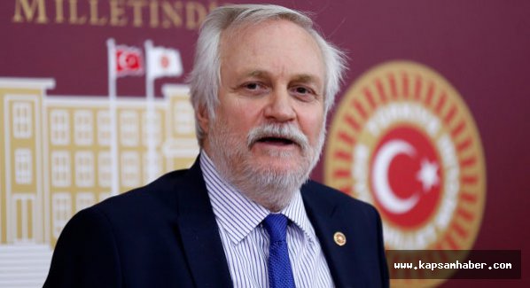 CHP'li Özçelik, genel başkan yardımcılığından istifa etti