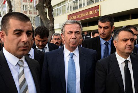 CHP olağanüstü itiraz dilekçesini YSK'ya sundu...