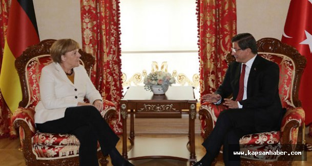 Davutoğlu Merkel'le Görüştü