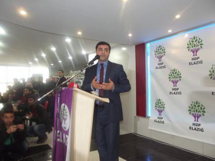 Demirtaş:'En büyük zararı İslamiyet görüyor'
