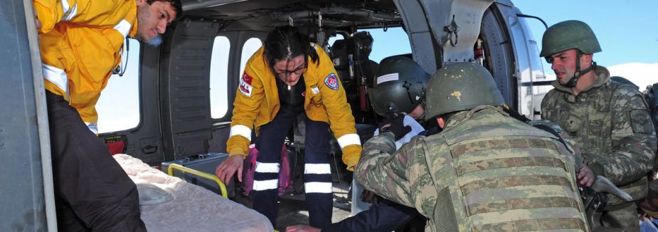 Devriye görevi yapan askere saldırı...