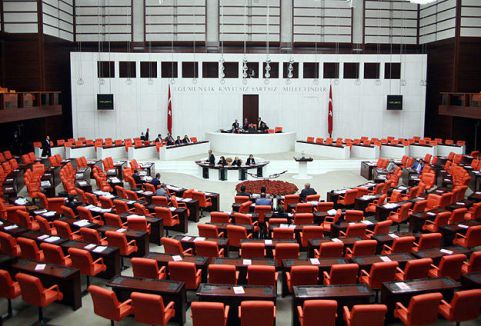 Dört eski bakanla ilgili soruşturma önergeleri