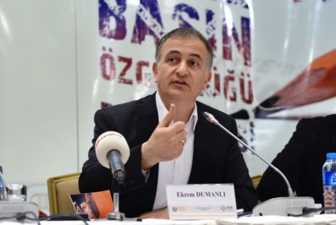 Dumanlı: Bir gazeteye polis baskınına ses çıkarmayanlar gitsin tekstille uğraşsın