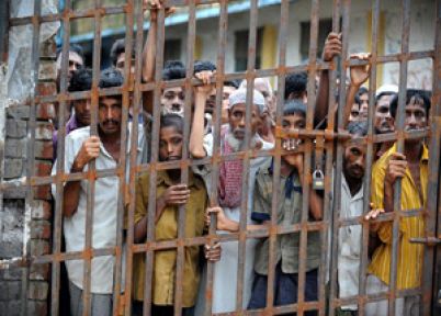 Dünya Arakan'daki Kıyıma Seyirci Kalıyor
