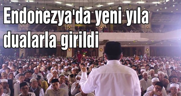 Endonezya'da yeni yıla dualarla girildi